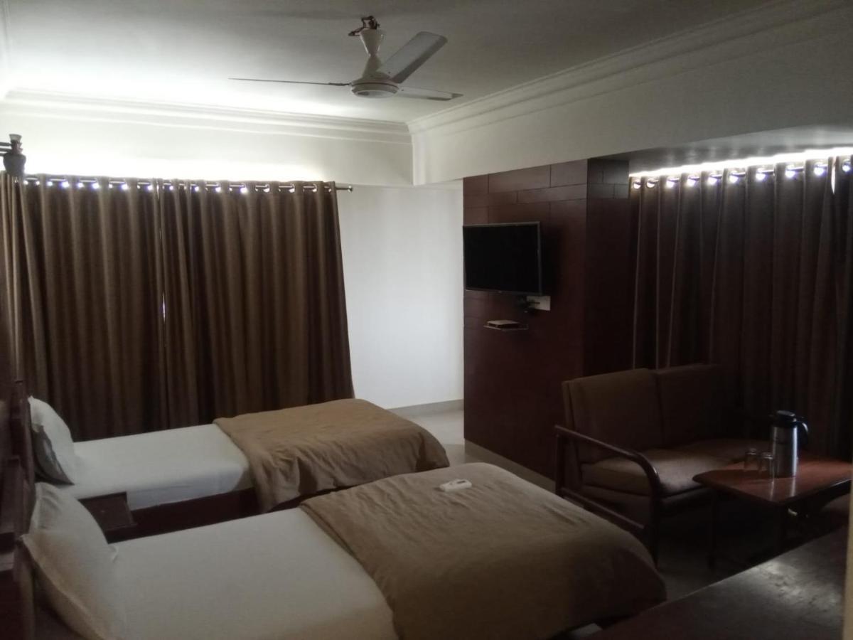 Hotel Apex Ahmedabad Exterior photo