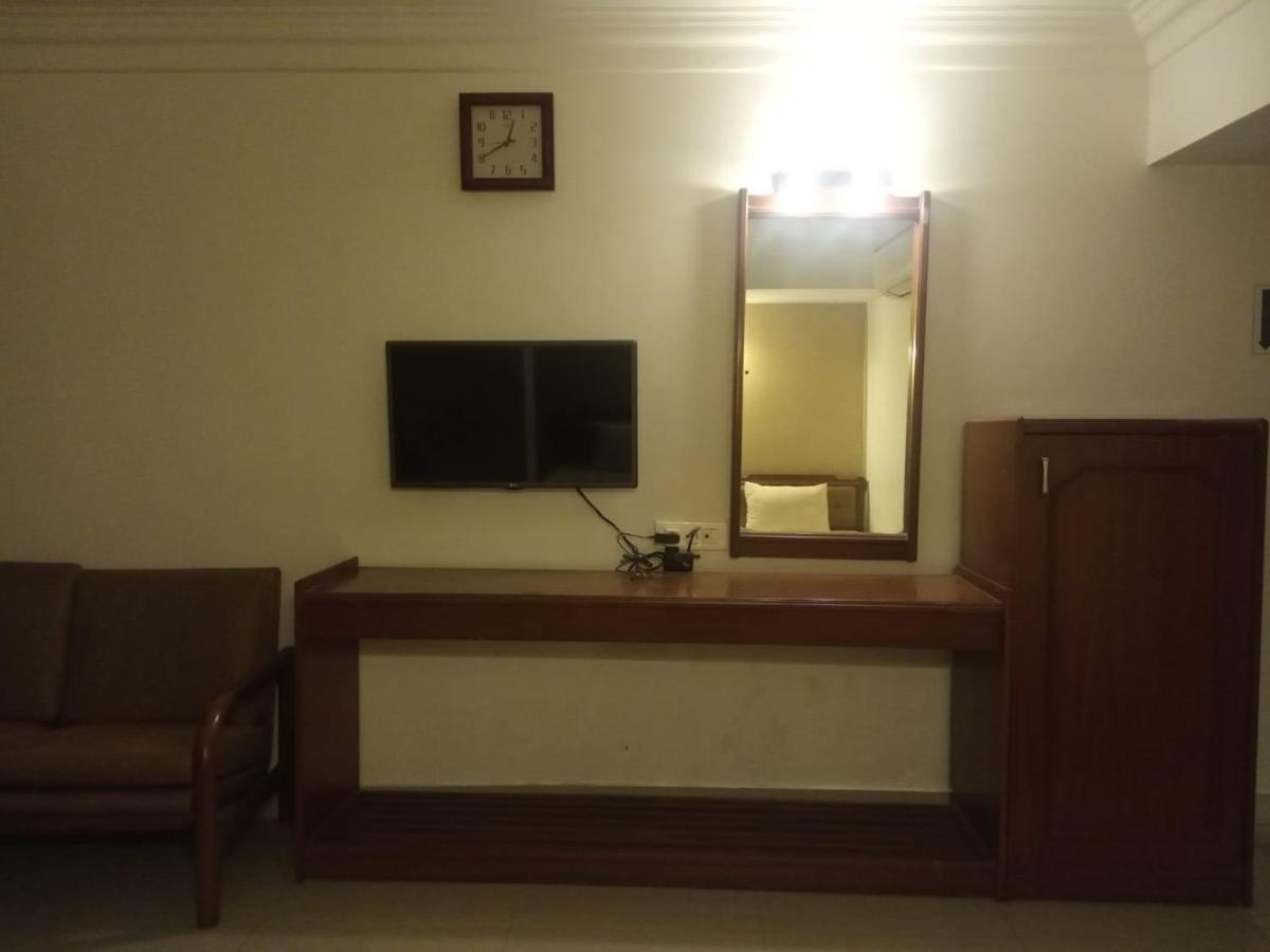 Hotel Apex Ahmedabad Exterior photo