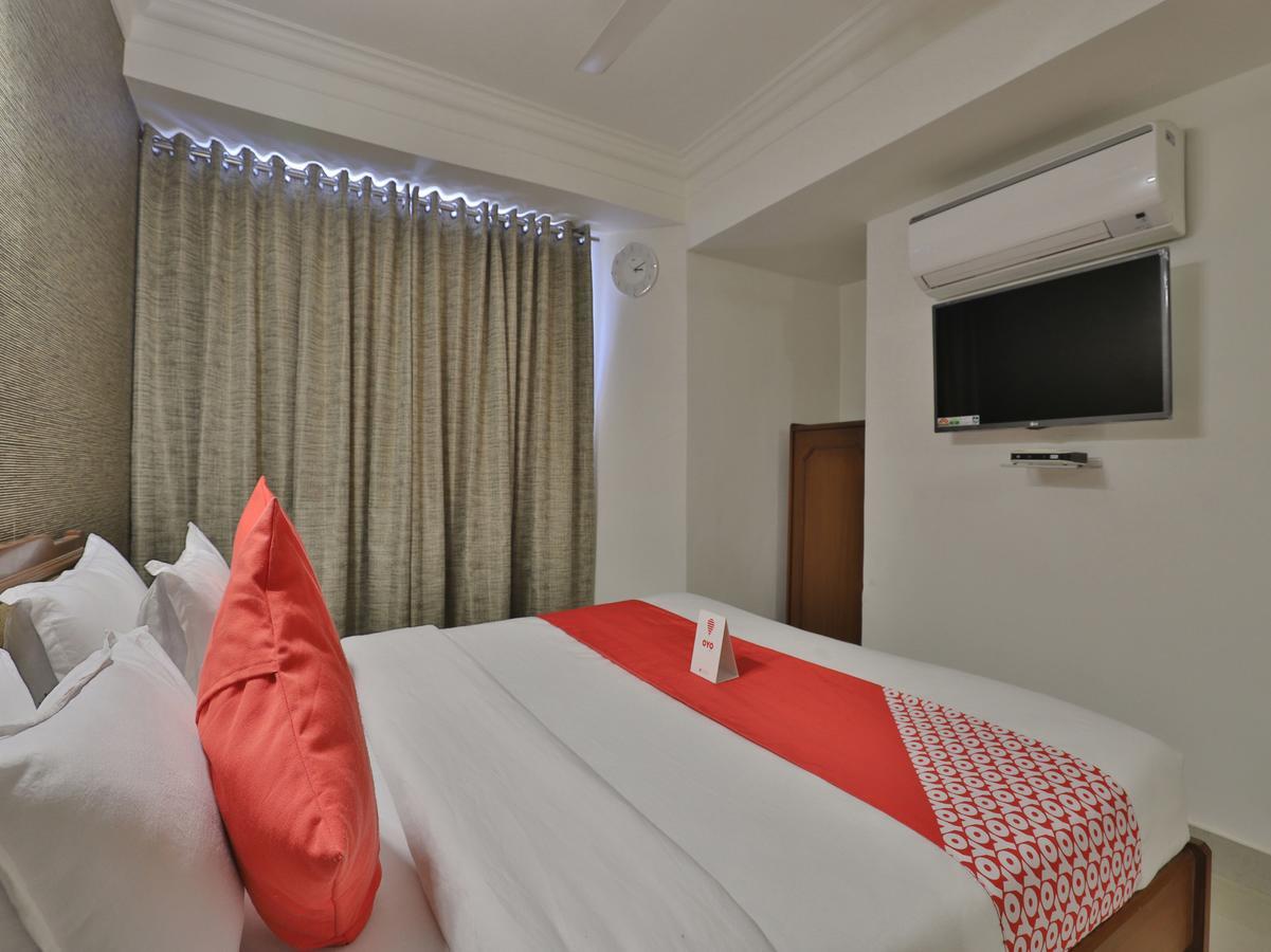 Hotel Apex Ahmedabad Exterior photo