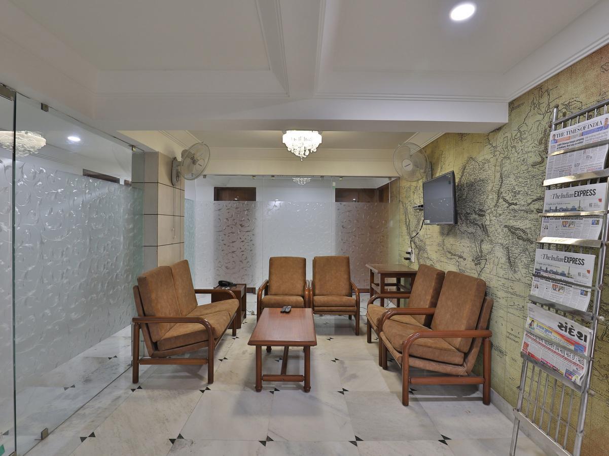Hotel Apex Ahmedabad Exterior photo